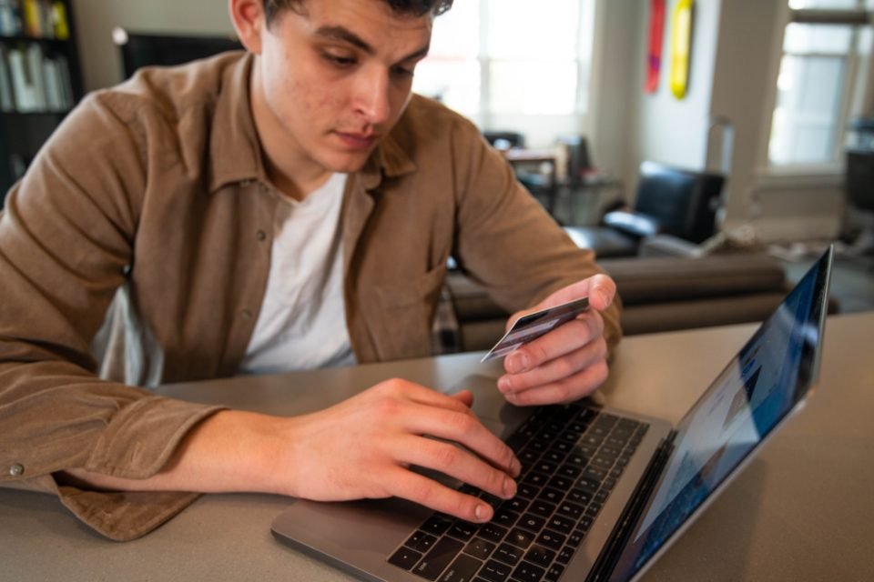 Site vitrine ou e-commerce : lequel choisir pour votre activité ?
